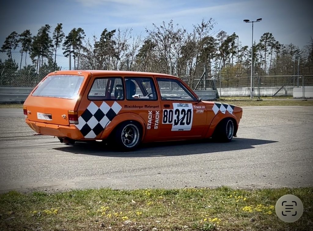VW Polo beim Automobilslalom