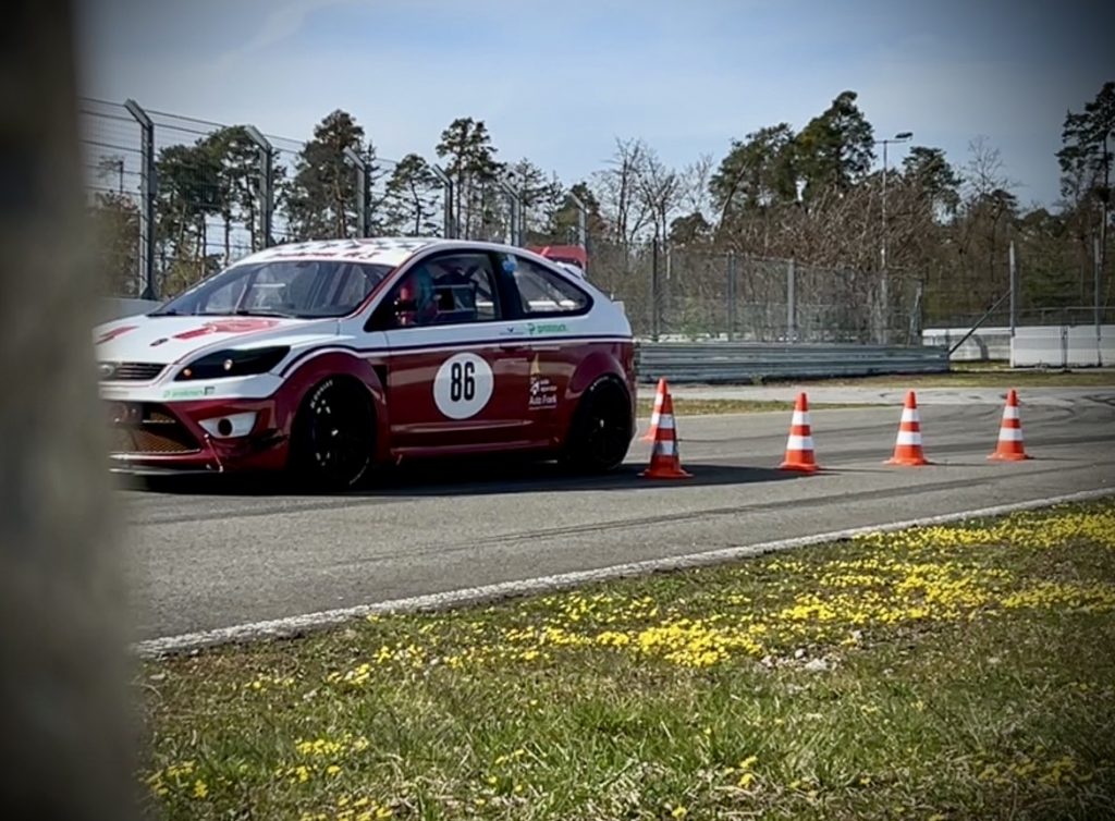 Ford Focus ST beim Automobilslalom