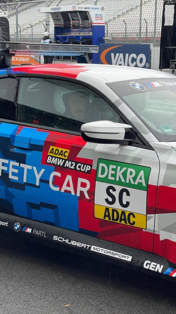 Safety Car des BMW M2 Cup in Nahaufnahme